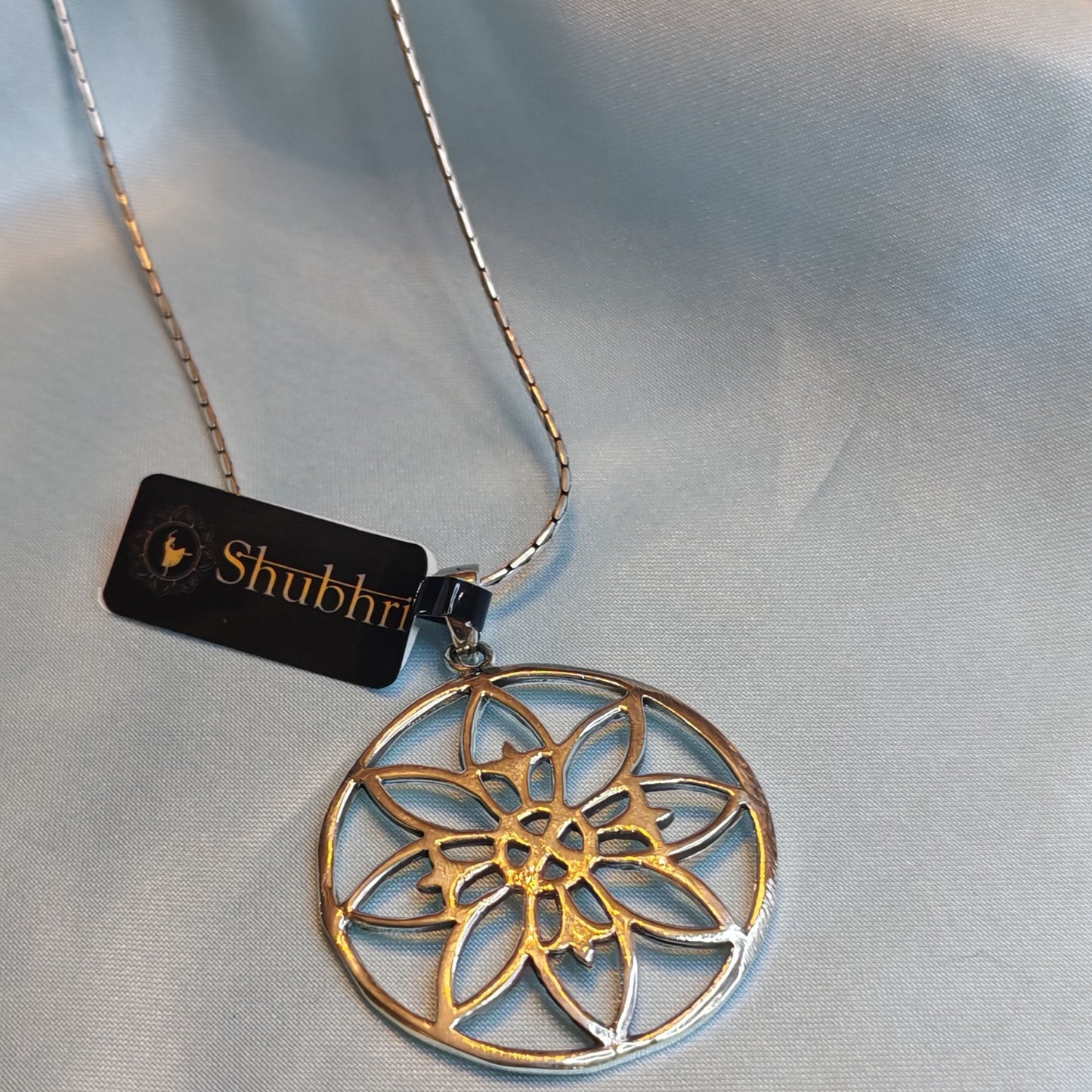 Flower pendant