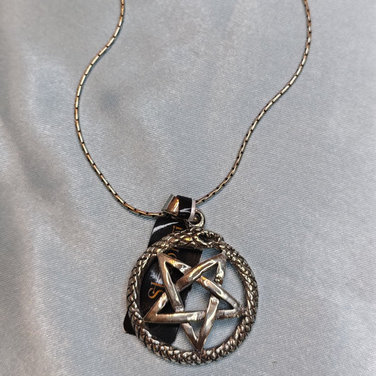 Shining star pendant