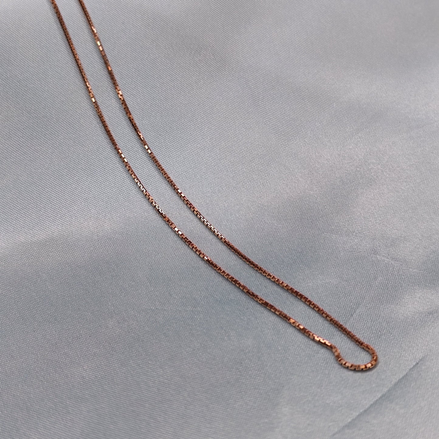 Rose Gold Sleek Chain With Box Design