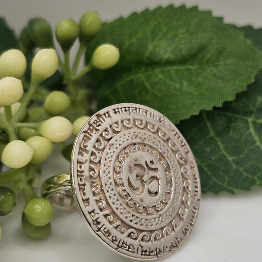 Om ring