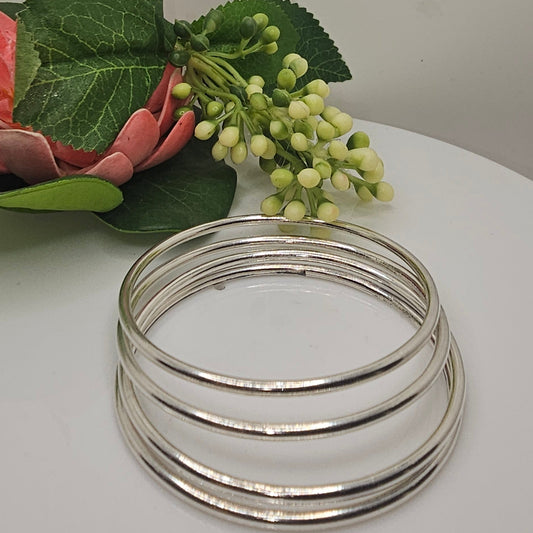 Siver bangle set of 4