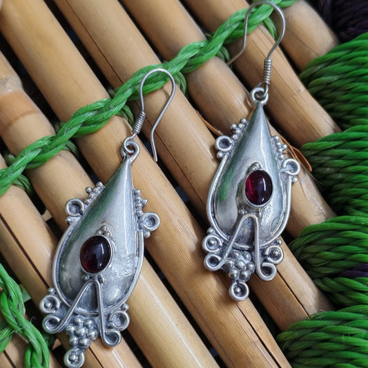 Silver Vintage with Red stone