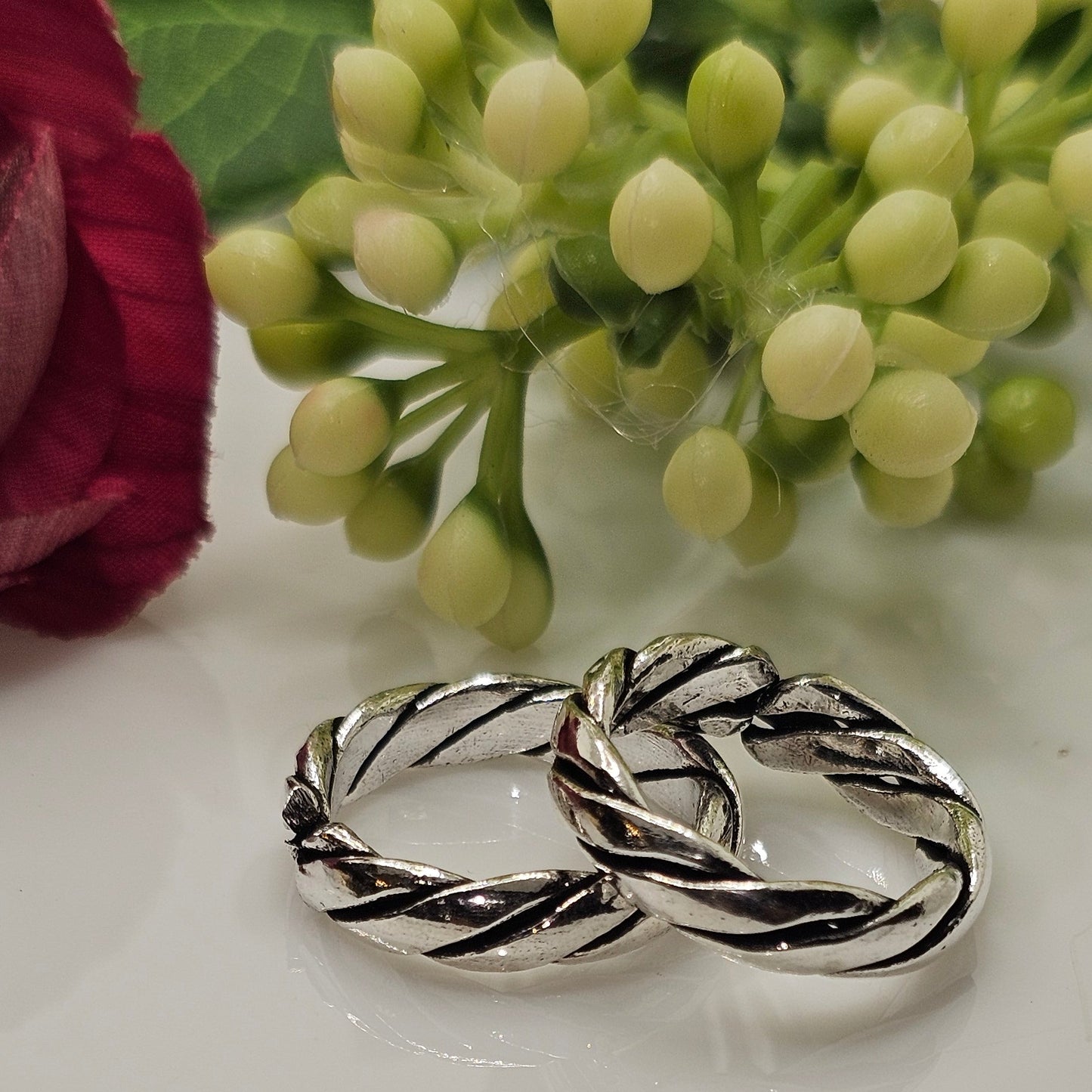 criss cross toe ring