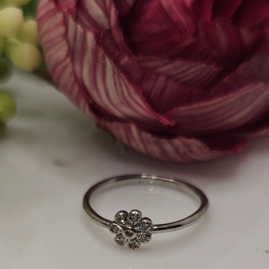 lil flower ring